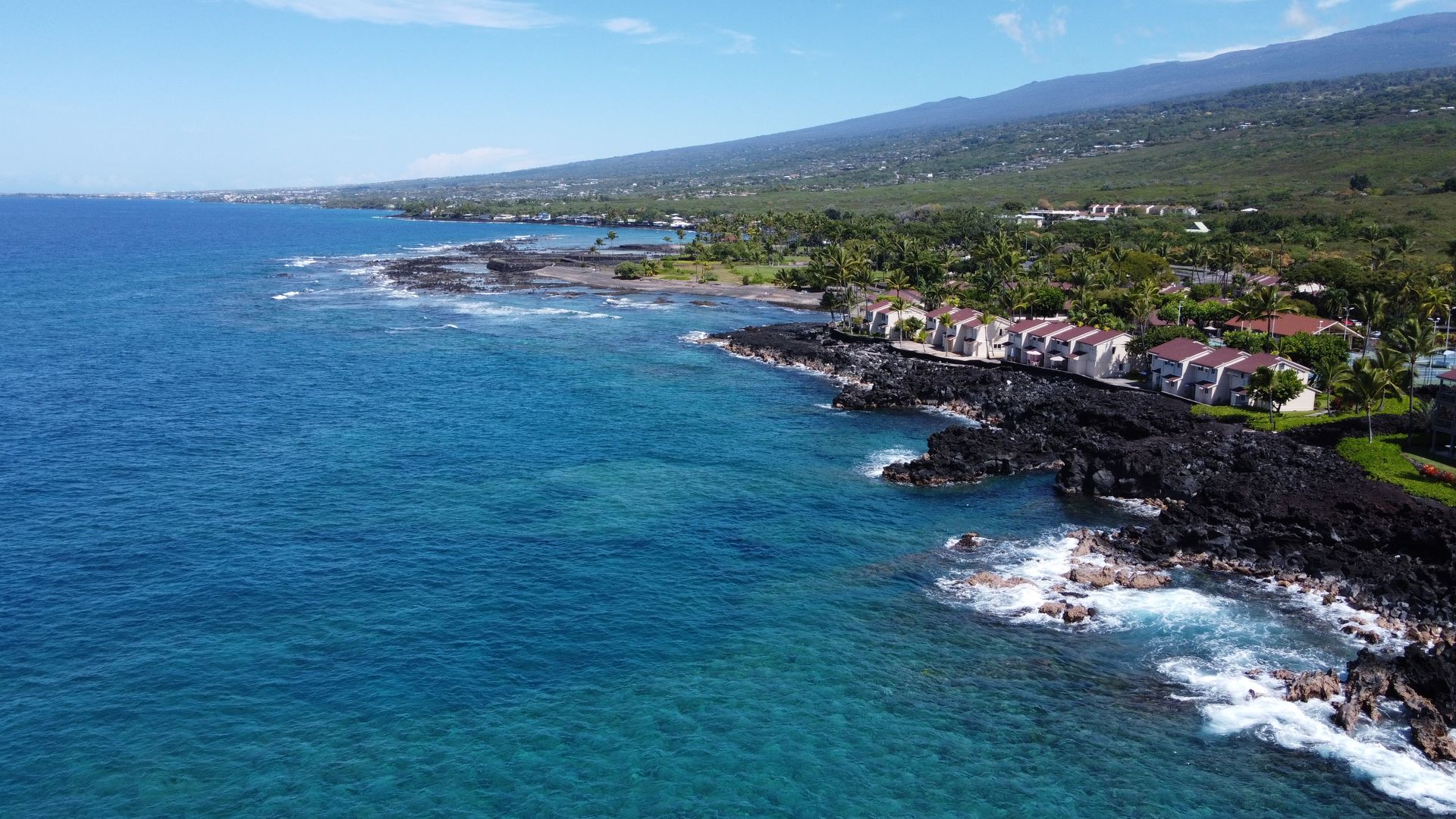 Does Floor Level Affect Kona Condo Prices? It Depends on the Complex article image